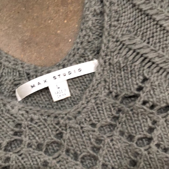 Soft sweater lightweight large - Picture 2 of 2